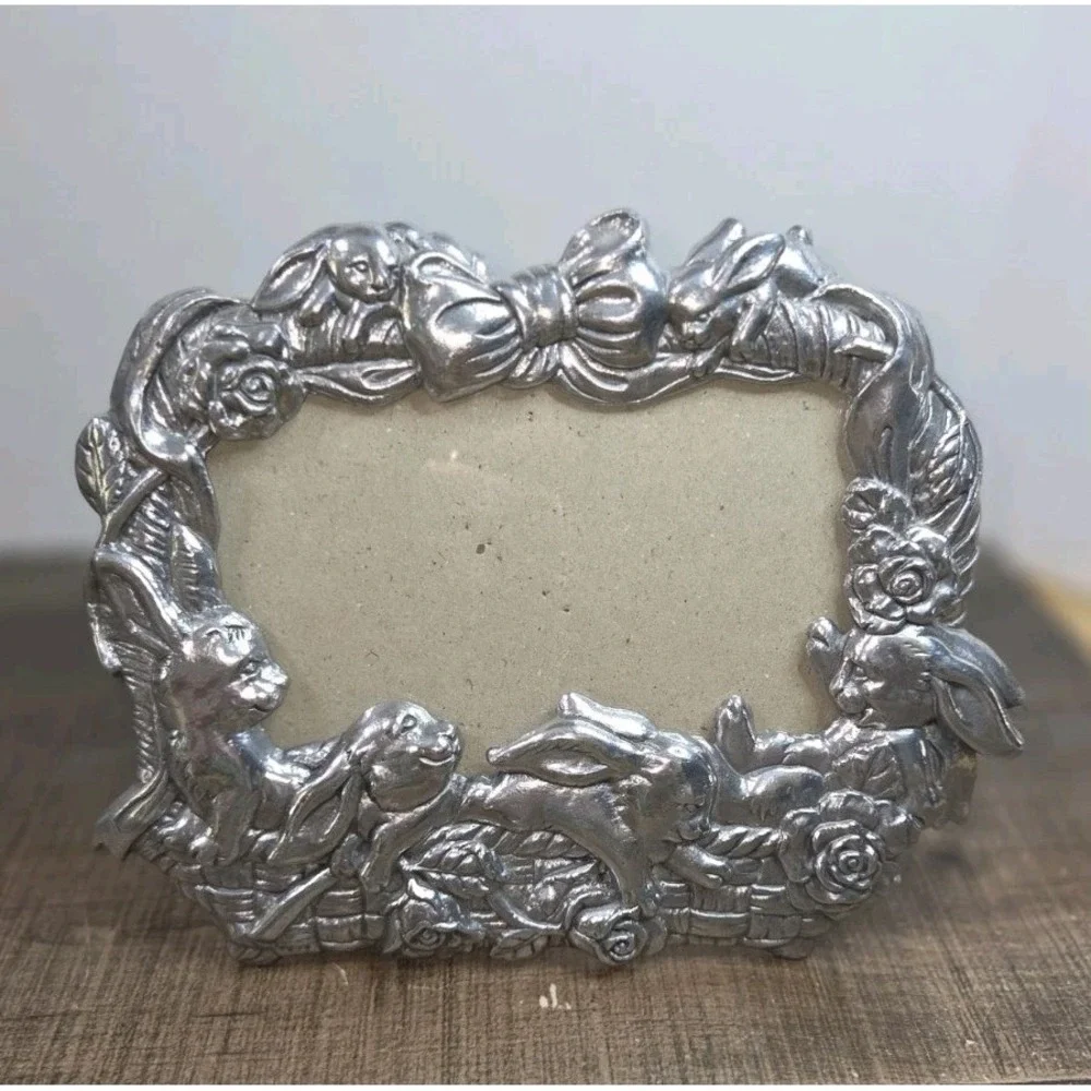 Vtg 1995 Arthur Court Bunny Basket Rabbit Aluminum Baby Picture Frame 4x6 Silver